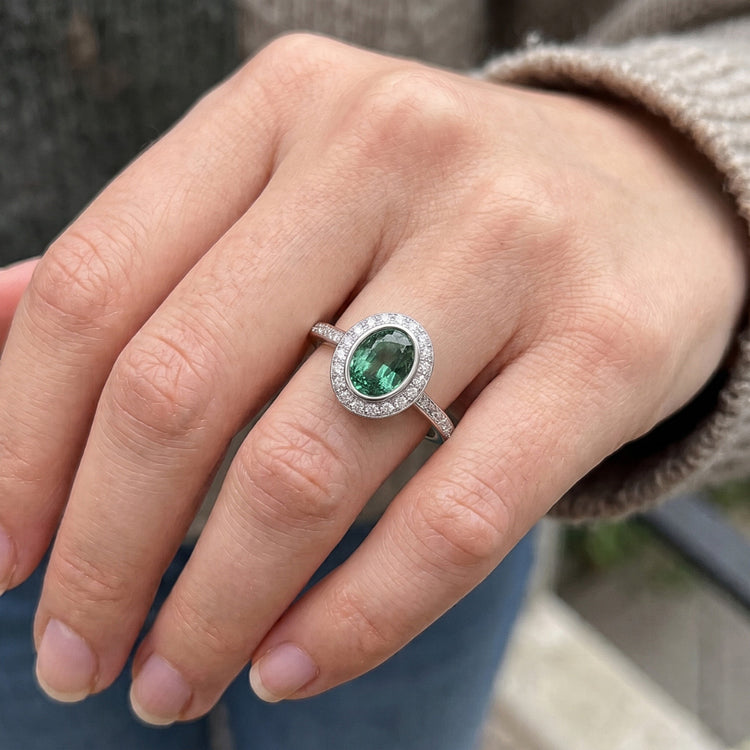 1.50 Carats Bague Saphir Vert Ovale Et Diamant Naturels Extraits des Mines ( et non cultivés en laboratoire ) Or Blanc 14K
