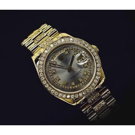 12 ct. Montre personnalisée en or jaune de taille moyenne