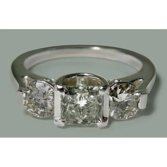 1.95 Carats Princesse & Réel Diamant Rond Bague Style Trois Pierres Or Blanc