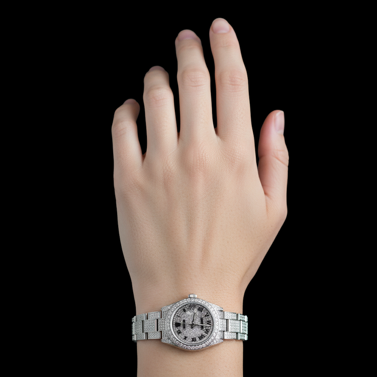 22 Carats. Montre Rolex pour femme recouverte de diamants personnalisés avec bracelet huître acier inoxydable P5