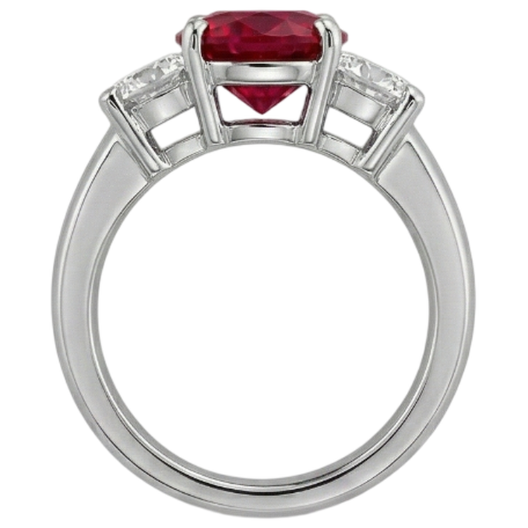 3.50 ct. Bague 3 pierres rubis et diamants sertie griffes en or blanc