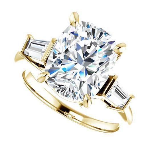 3.60 Carats. Bague D'anniversaire A Trois Pierres Avec Réel Diamant Central Coussin
