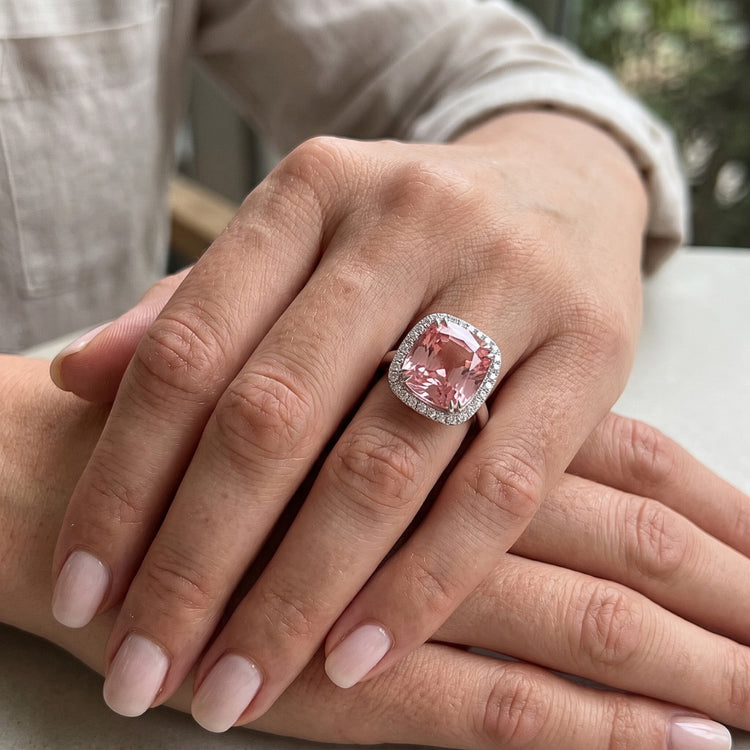 4.50 ct. Bague Diamant Naturels Extraits des Mines ( et non cultivés en laboratoire ) Coussin Saphir Rose