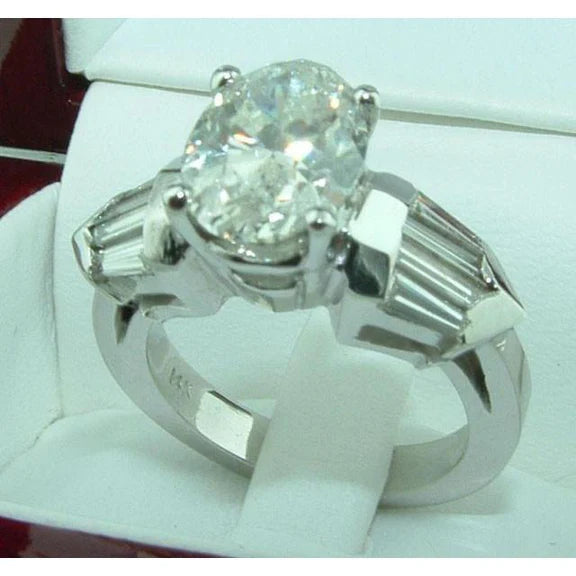4.01 Ct. Bague De Fiançailles 3 Pierres Réel Diamant Ovale Et Baguette Or Blanc
