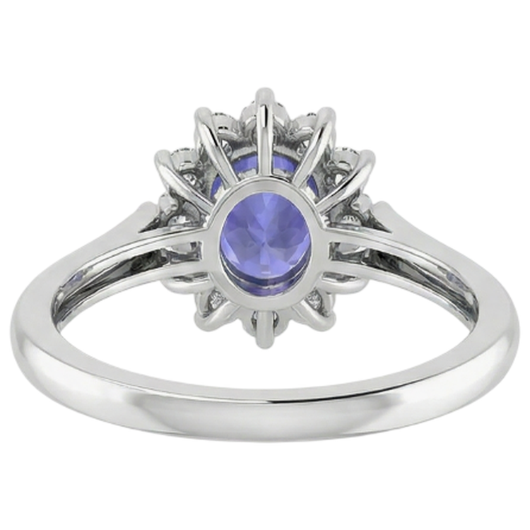 naturel oval tanzanite 8.25carats alliance sur blanc