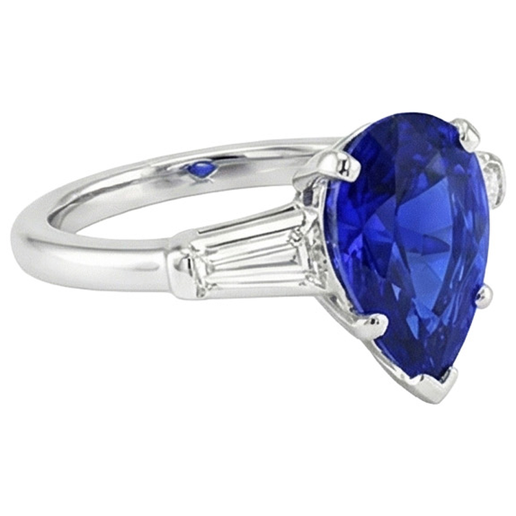 naturel baguette diamant 4.50carats bague sur blanc