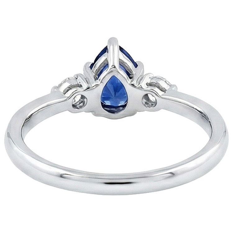 naturel round saphir 1.50carats bague sur blanc