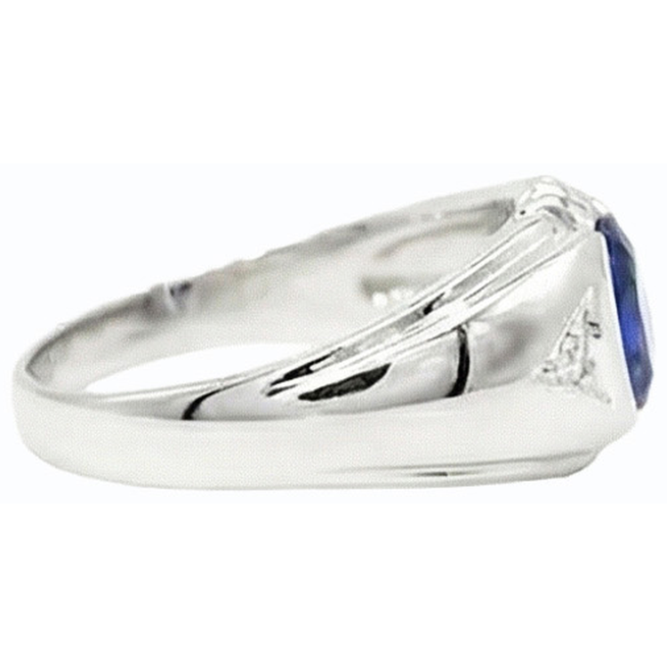 naturel oval saphir 1.25carats bague sur blanc