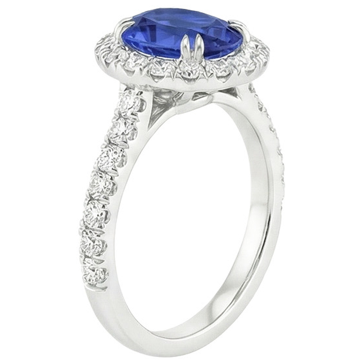 naturel oval saphir 5.50carats bague sur blanc