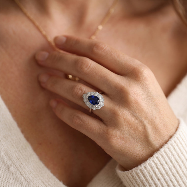 Bague Anniversaire Halo Style Antique Saphir Bleu Pierre Gemme 3.50 Carats