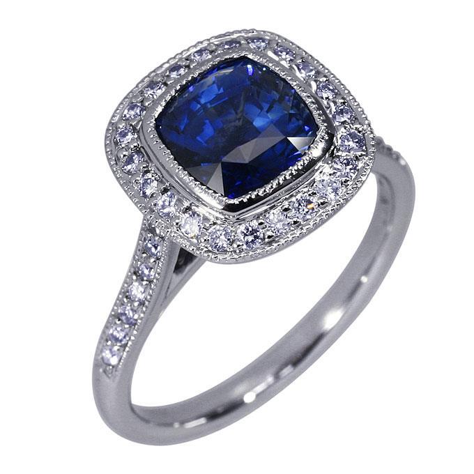 Bague Carrée Avec Halo De Diamants Et Saphirs