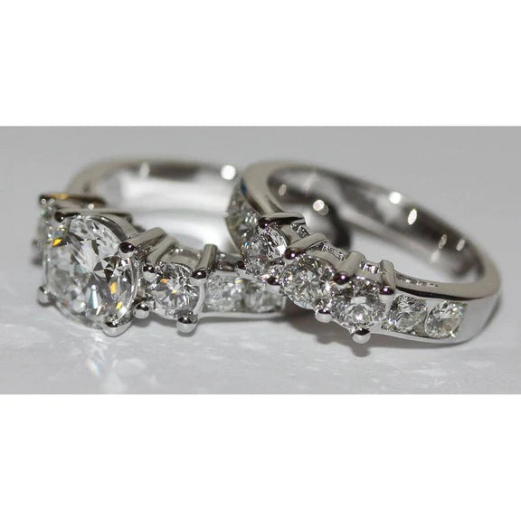 Bague De Fiançailles Naturel Diamant Rond Serti De 4.95 Carats En Or Blanc 14K