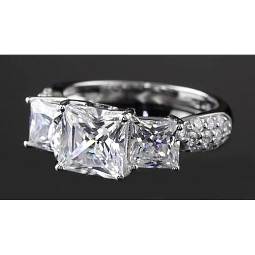 Bague De Fiançailles Naturel Diamant Taille Princesse 5 Carats Or Blanc 3 Pierres