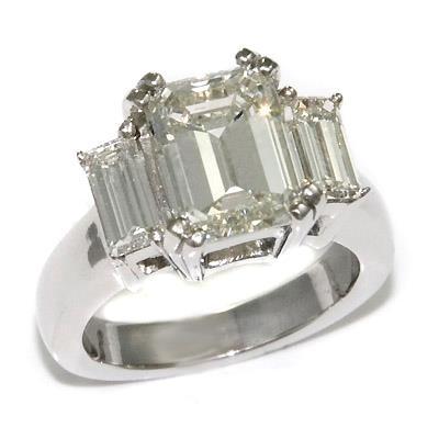 Bague De Fiançailles Réel Diamant Taille Émeraude 3 Pierres 4.50 Carats Or Blanc 14K