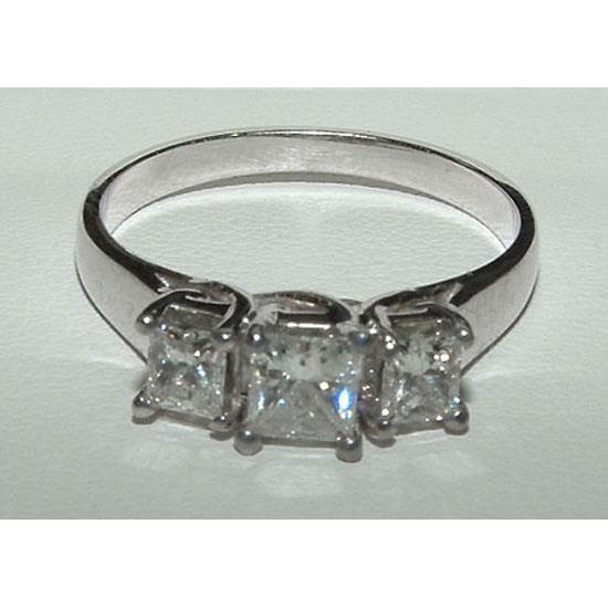 Bague De Fiançailles Réel Diamant Taille Princesse 2.01 Ct Trois Pierres
