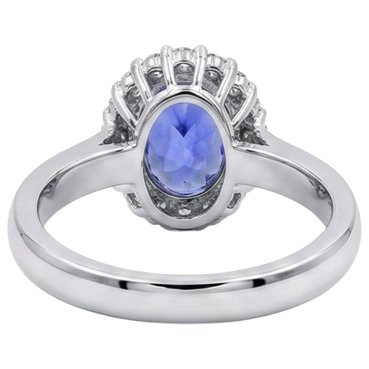 naturel oval tanzanite 3.70carats bague sur blanc