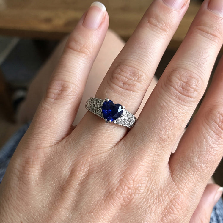 Bague Diamant Coeur Halo Saphir Bleu 2.50 Carats Bijoux De Style Feuille