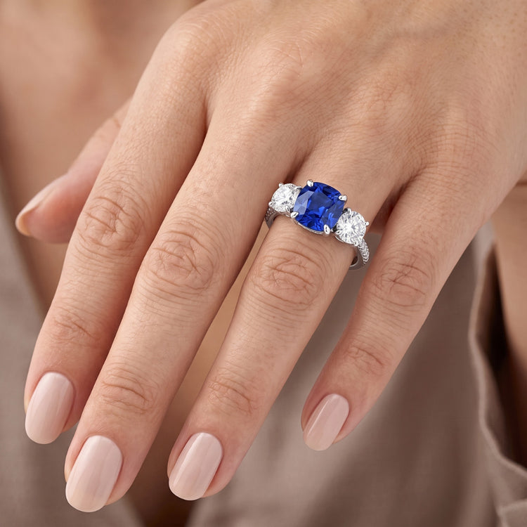 Bague Diamant Coussin Bleu Saphir 3 Style Pierre & Accents 3.50 Carats
