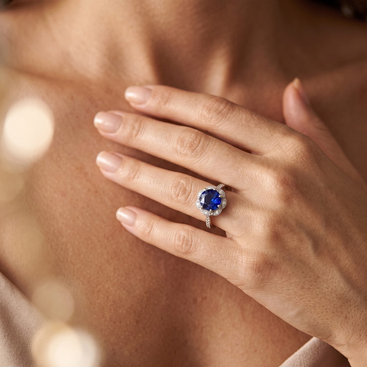 Bague Diamant Halo Rond Saphir Style Fleur 3 Carats Tige Conique