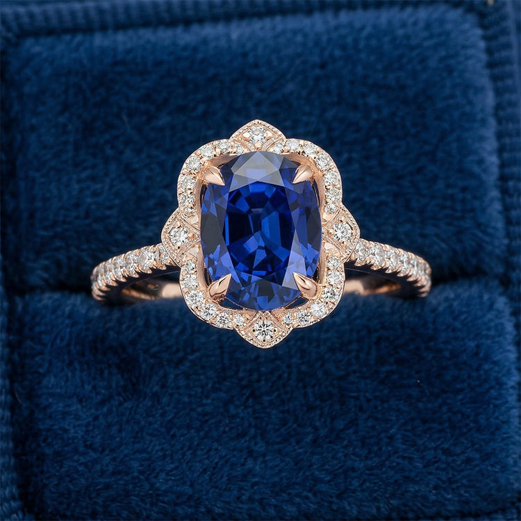 Bague Diamant Naturels Extraits des Mines ( et non cultivés en laboratoire ) Halo Style Antique Style Fleur Saphir Bleu 6.20 Carats