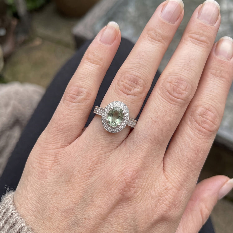 Bague Halo Saphir Vert Ovale
