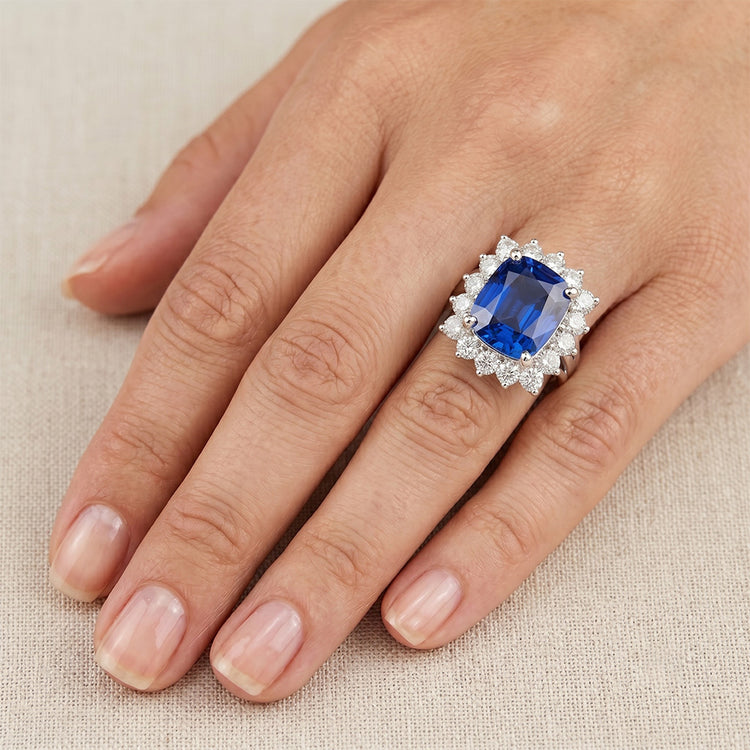 Bague Or Blanc Saphir Sri Lanka Coussin Diamants Naturels Extraits des Mines ( et non cultivés en laboratoire ) 6 Ct