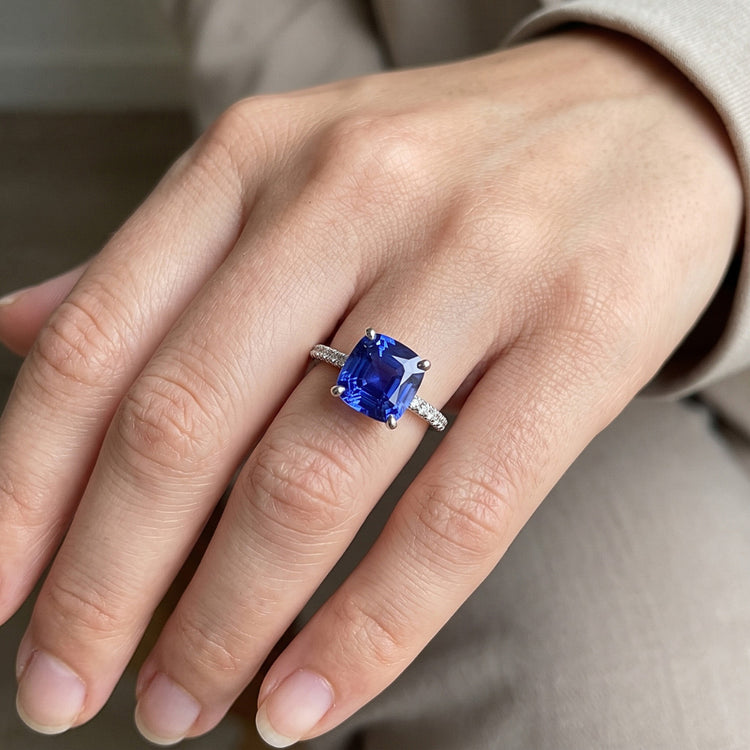 Bague Or Diamant Naturels Extraits des Mines ( et non cultivés en laboratoire ) Coussin Saphir Sri Lankais Avec Accents 3 Carats