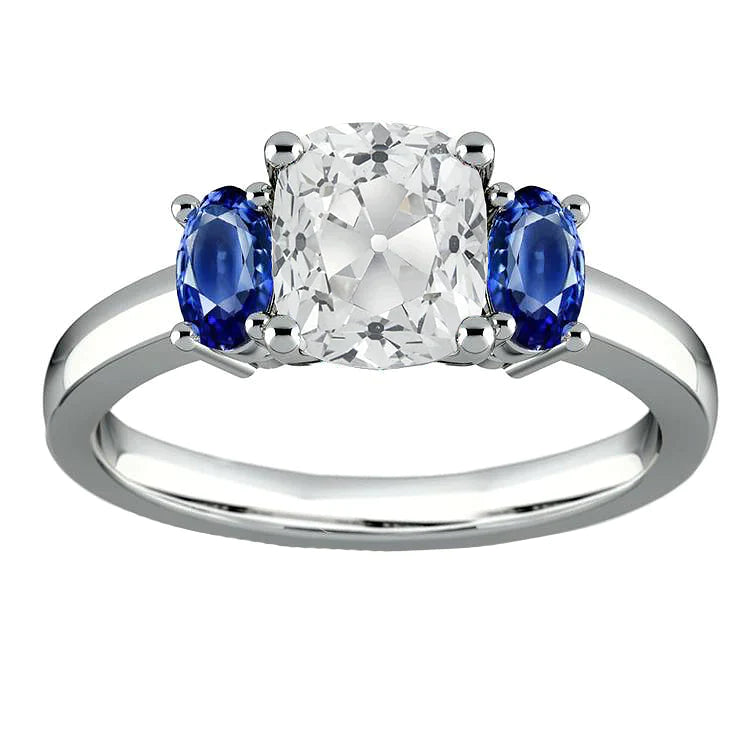 Bague Réel Diamant Taille Coussin 3 Pierres Avec Pierres Latérales Saphir