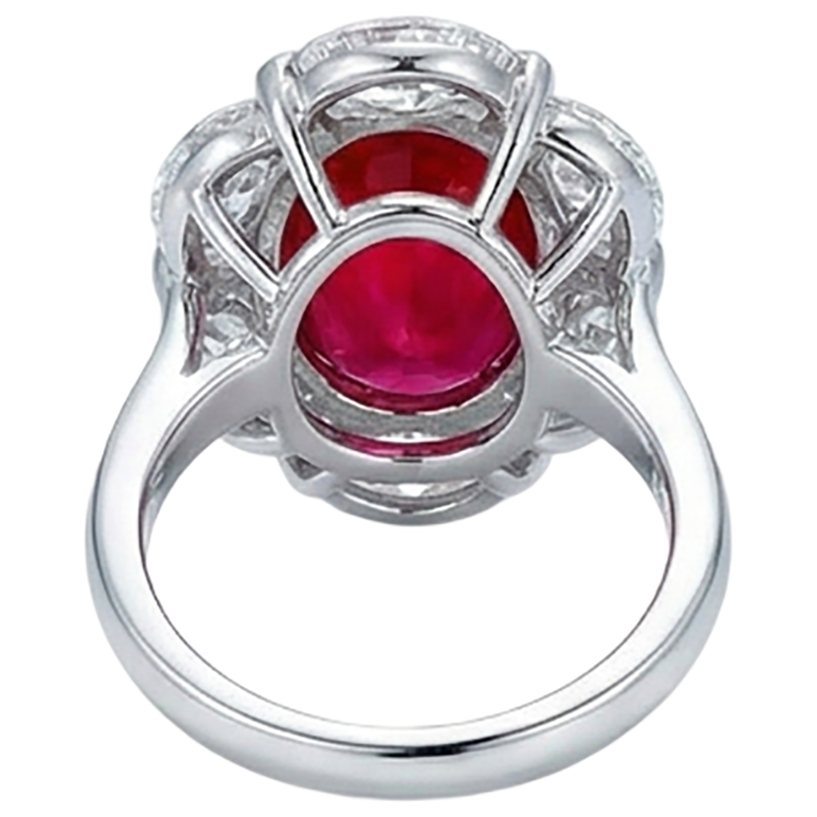 naturel oval rubis 5.25carats bague sur blanc