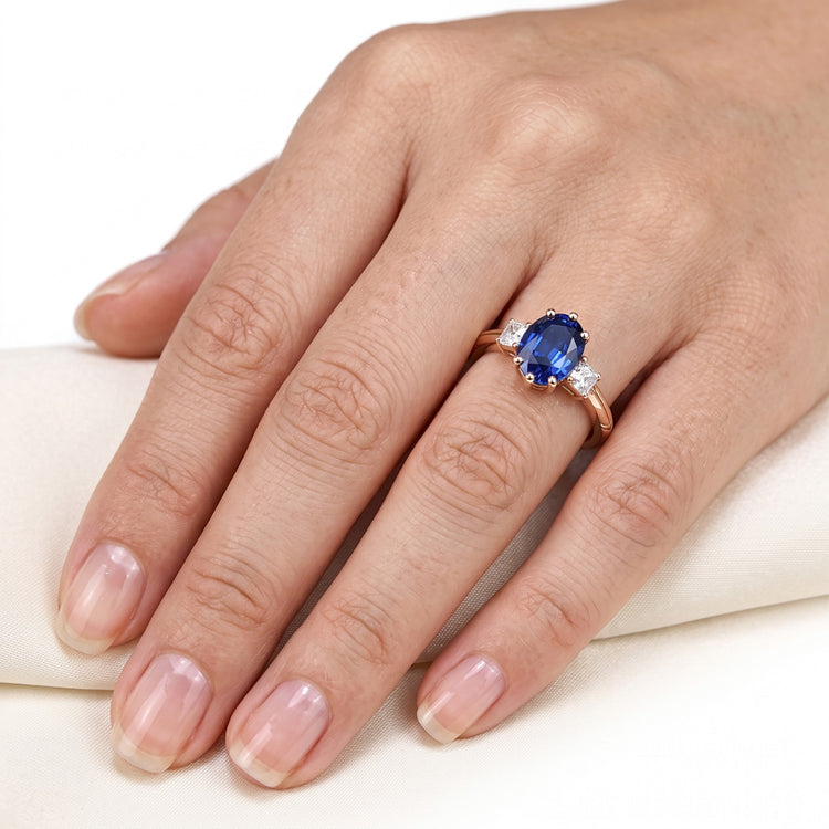 Bague Saphir Bleu Ovale Trois Pierres & Diamants 2.50 Carats