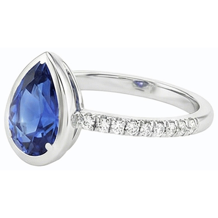 Bague Saphir Bleu Serti Clos & Diamants 3.50 Carats
