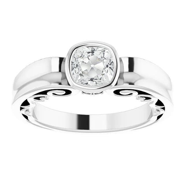 Bague Solitaire Coussin Naturel Diamant Taille Ancienne Serti Lunette Filigrane 2.15 Carats