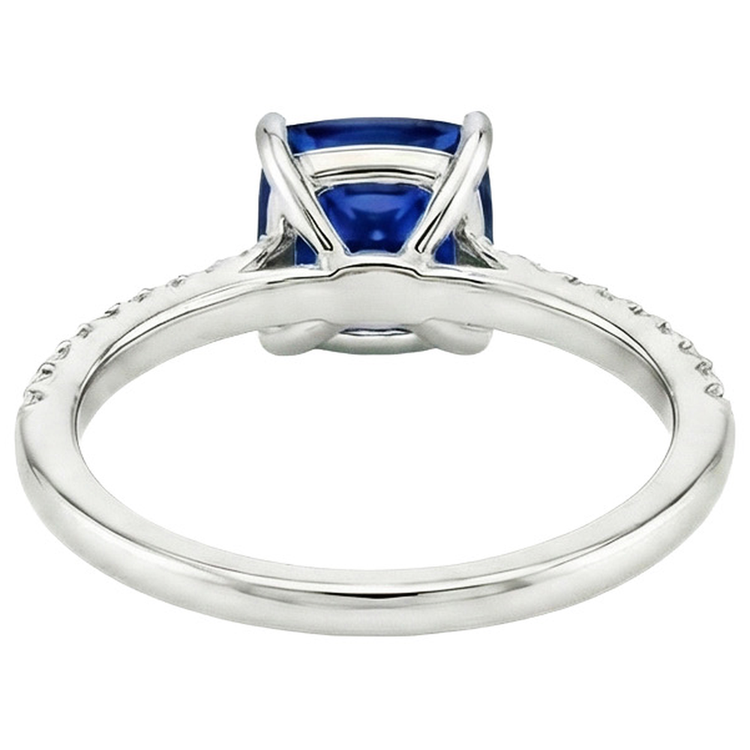 Bague Solitaire Diamant Naturels Extraits des Mines ( et non cultivés en laboratoire ) Coussin Saphir Bleu Avec Accents 3.25 Carats