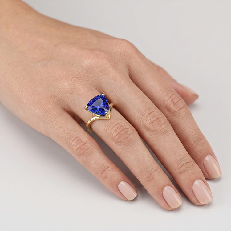 Bague Solitaire Or Jaune Trillion Saphir 1.50 Carats Sertie De Griffes