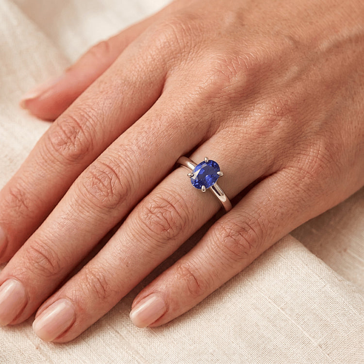 Bague Solitaire Ovale Or Blanc Saphir Ceylan 1.50 Carats