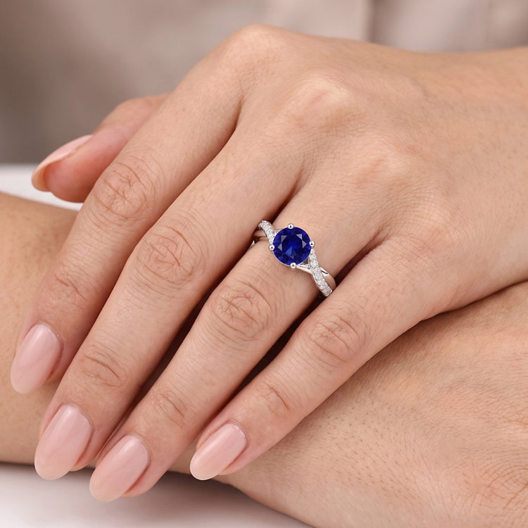 Bague Solitaire Saphir Avec Accents De Diamants Tige Torsadée 2.50 Carats