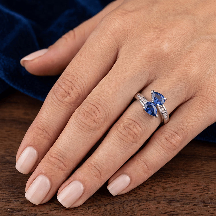 Bague Toi et Moi Poire Ceylan Saphir 2.20 Carat Diamant Naturels Extraits des Mines ( et non cultivés en laboratoire ) Or Blanc 14K