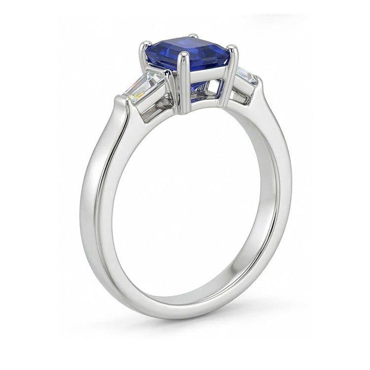 Bague Trois Pierres Émeraude Saphir & Diamants Baguette Coniques 3 Carats