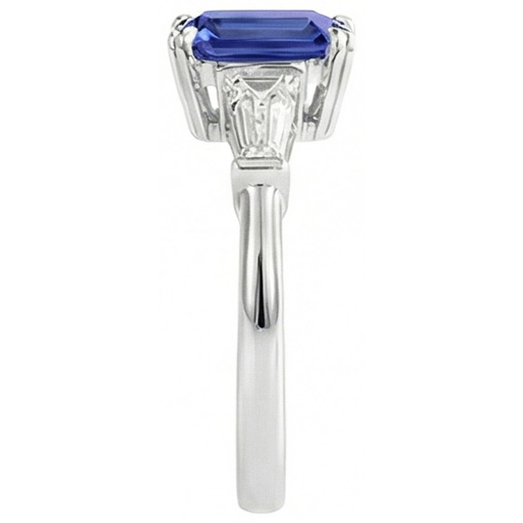 naturel baguette saphir 2carats bague sur blanc