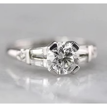 Bague à 1,75 Carats De Réel Diamants Ronds Et Baguettes 14K D'Or Blanc
