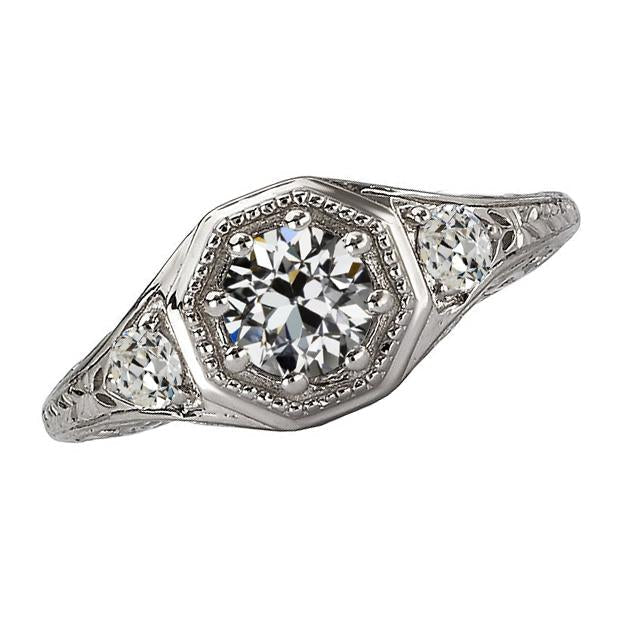 Bague à Naturel diamants ronds de style ancien de style ancien. sertie de 8 griffes. 3 carats