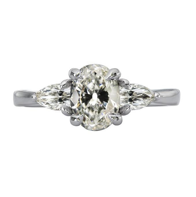 Bague anniversaire 3 pierres poire et Réel diamant ovale taille ancienne 6 carats