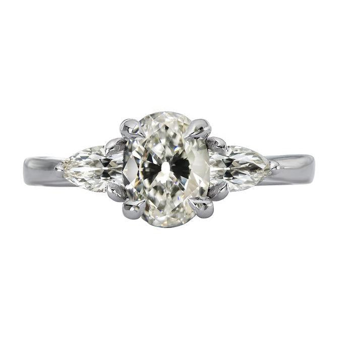 Bague anniversaire 3 pierres poire et Réel diamant ovale taille ancienne 6 carats