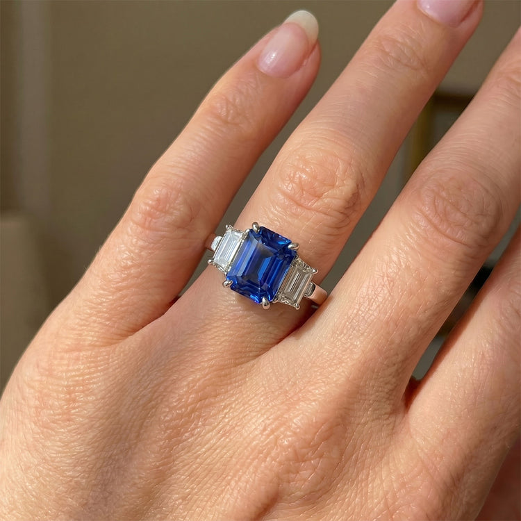 Bague anniversaire diamant émeraude 3 carats saphir bleu clair 3 pierres