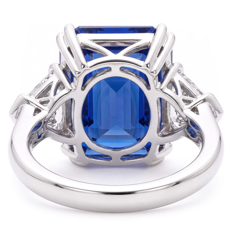 Bague avec pierres précieuses saphir émeraude 4 carats trillions de diamants or 3 pierres