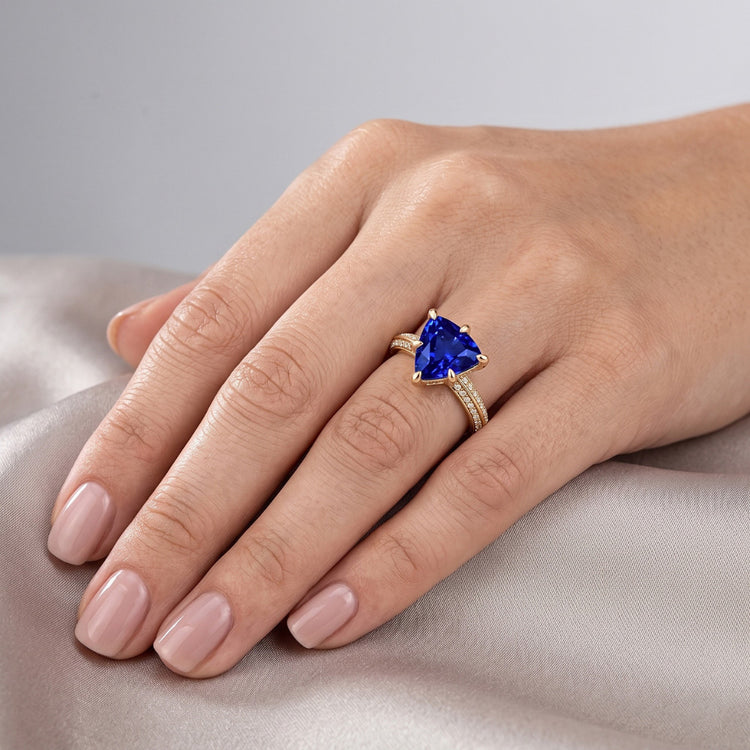 Bague de fiançailles diamant 6 griffes trillion saphir de Ceylan 2.50 carats
