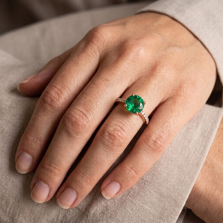 Bague de fiançailles en or rose 14K. émeraude Vert et diamants 3.20 carats