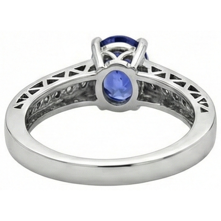 naturel oval tanzanite 3.25carats bague sur blanc