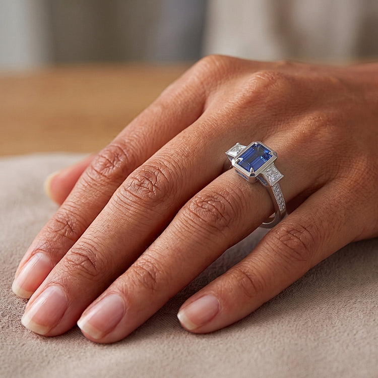 Bague de fiançailles princesse diamant et saphir émeraude deux tons 2 carats