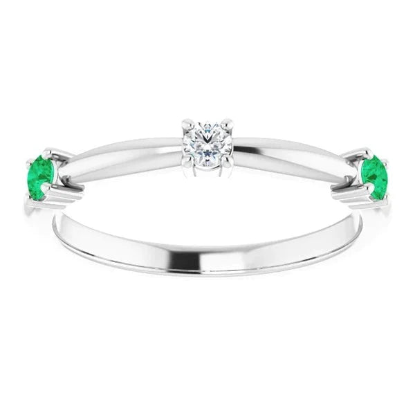 Bague en diamant à trois pierres 0.90 carats Bijoux en émeraude colombienne
